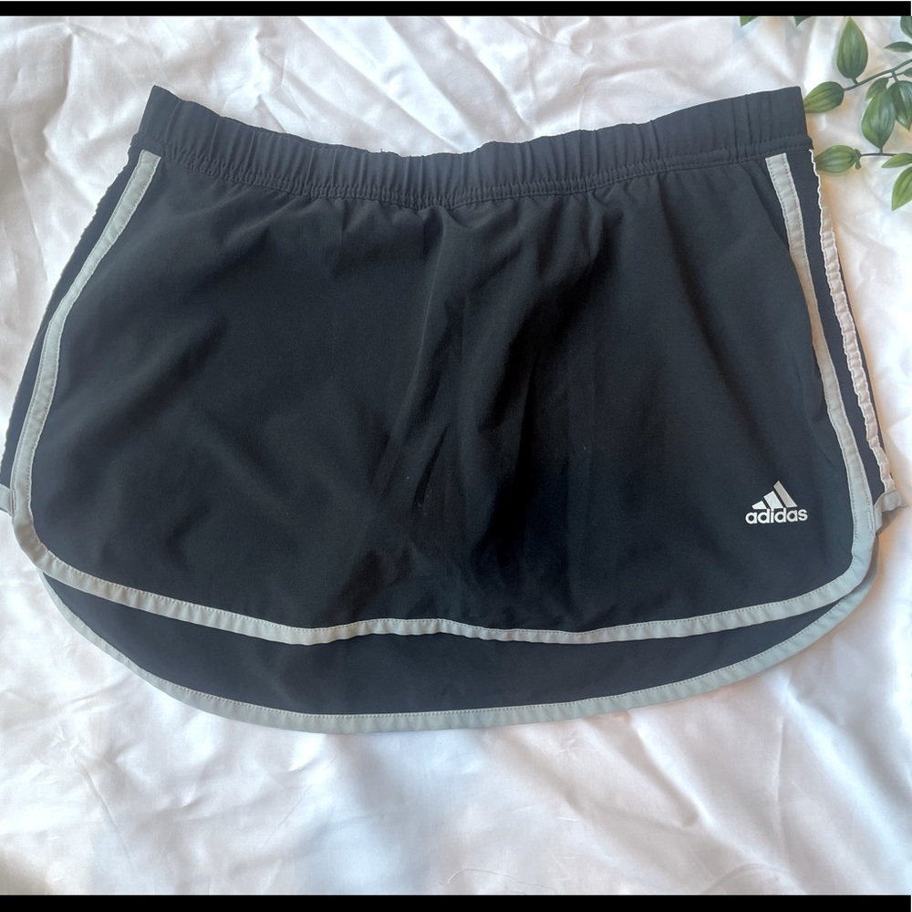 Adidas running/tennis skirt women’s small